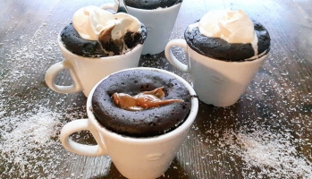 Mug cake - čokoládový koláč v hrnku